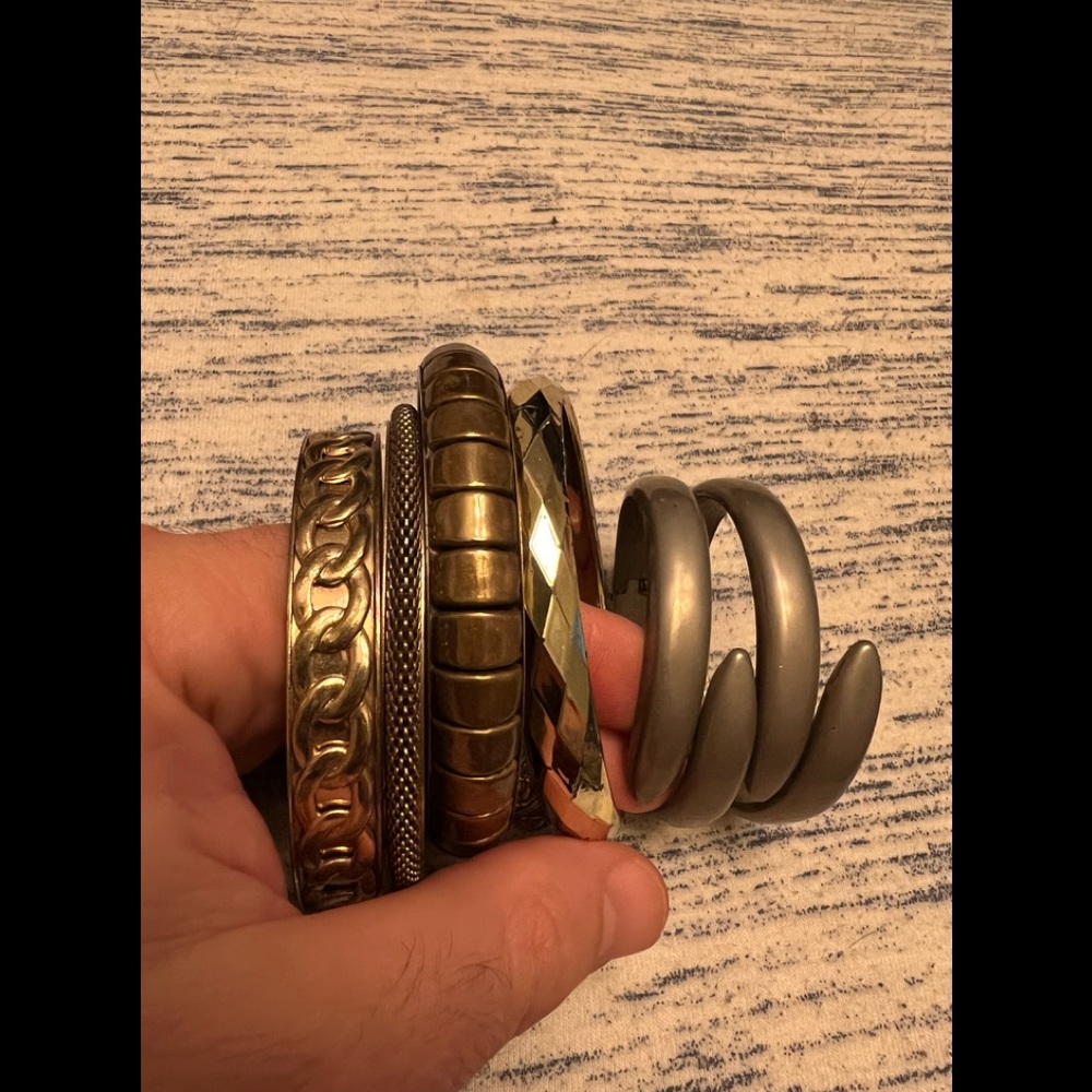 Lot of 6 Vintage Metal Women’s Bracelets Costume Jewelry Free Ship